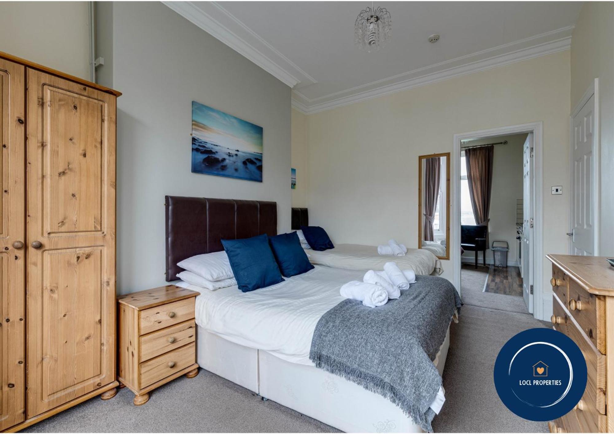 45 The Square Holiday Apartments Scarborough Esterno foto